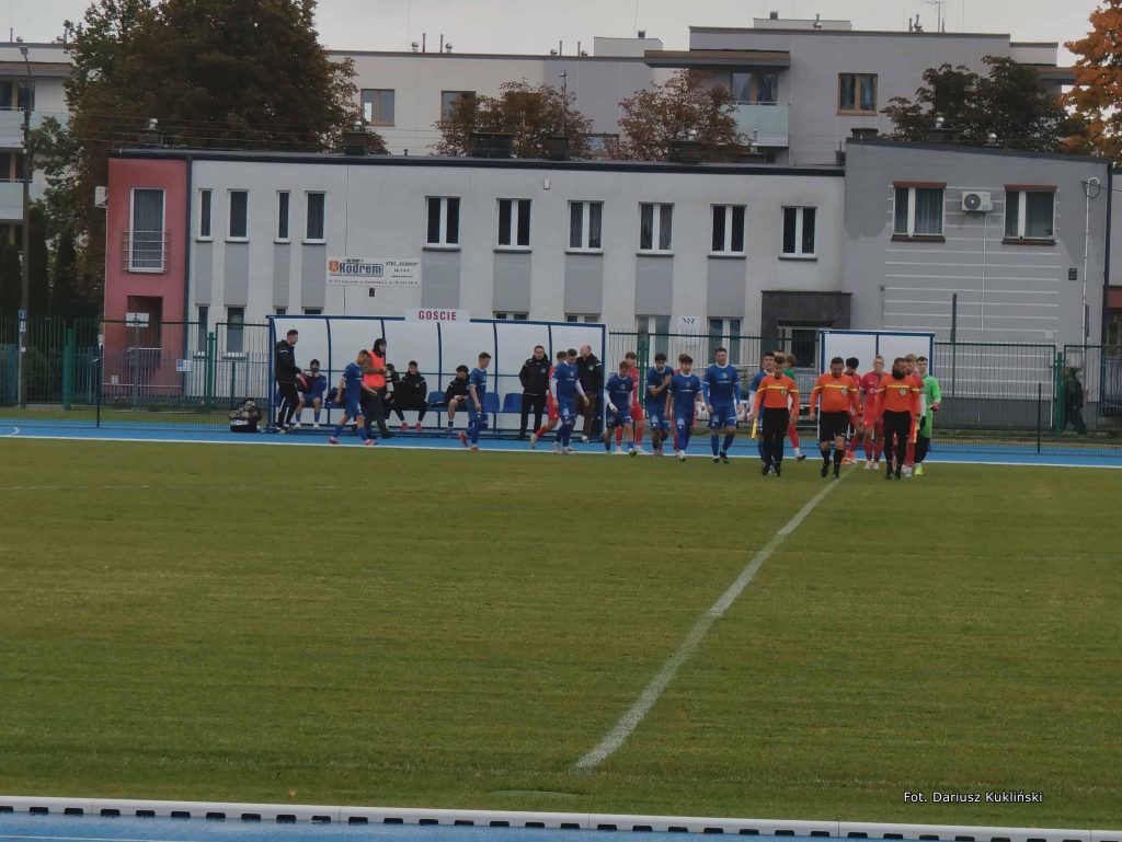 wejście drużyn na murawę